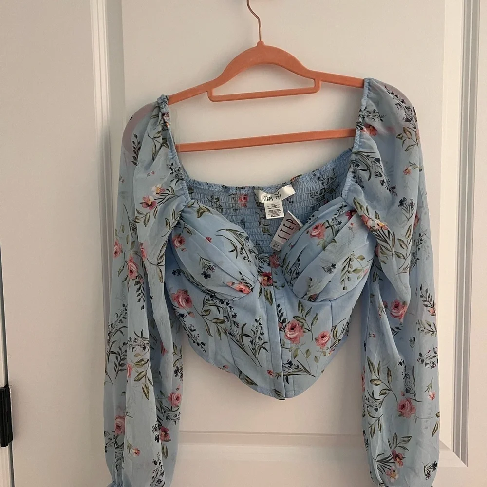 Floral Blue Women's Crop Top Size M. NWT - Picture 6 of 12